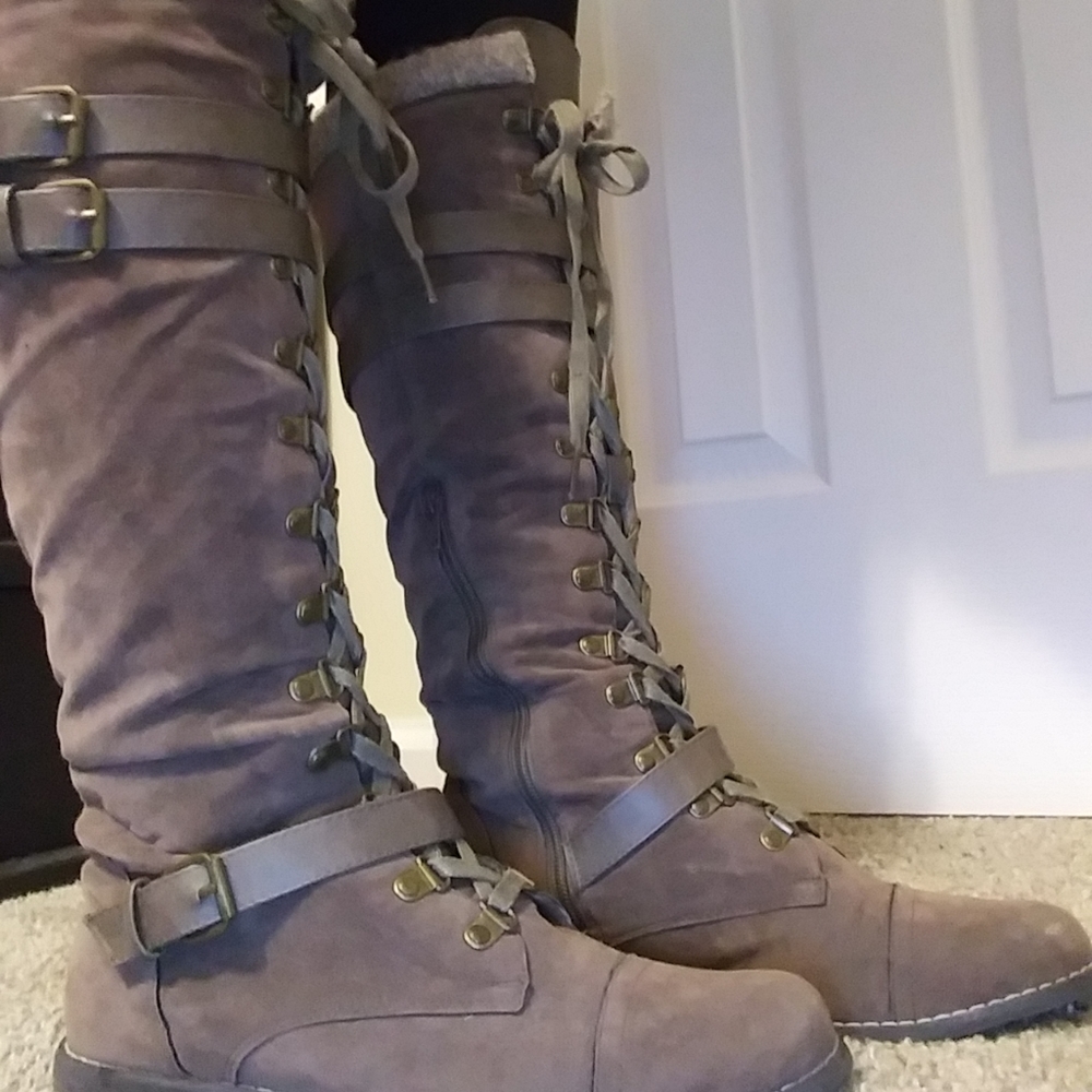 Boots - Picture 6 of 6